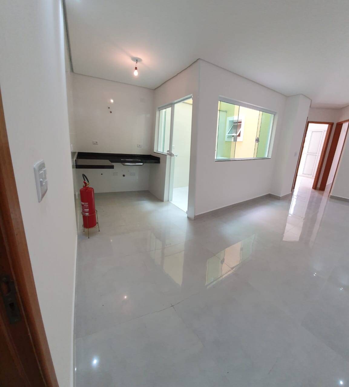 Apartamento à venda com 3 quartos, 74m² - Foto 2